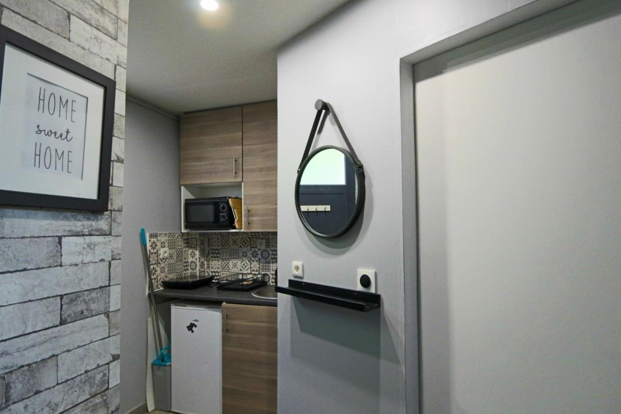 Maisonnette En Duplex Avec Terrasse Breux-Jouy Exterior photo